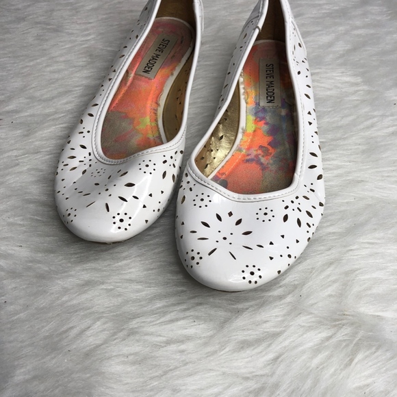 Steve Madden Girls Flats | Size 4 - Picture 2 of 7
